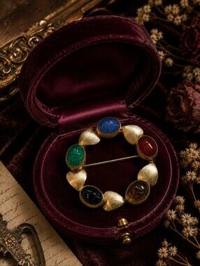 Vintage Egyptian Revival 1/20 12K Gold Filled Carved Scarab Circle Brooch